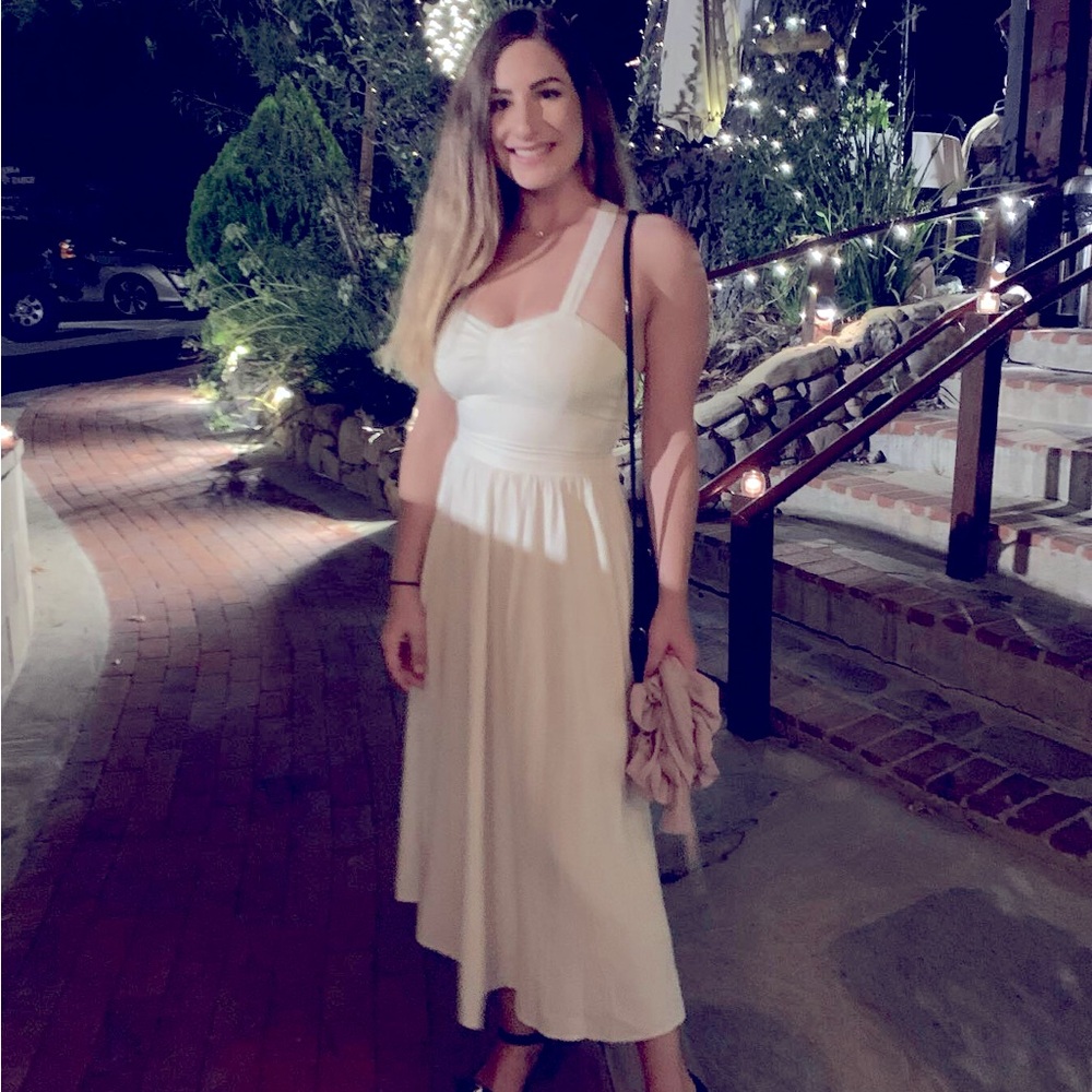 WHITE FLOWY DRESS WITH STRAPPY BACK